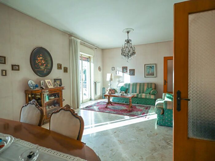 Appartamento con 5 locali in vendita in Via Quieta, Catania