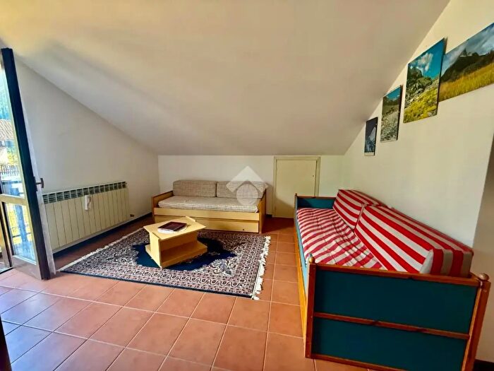Appartamento trilocale in vendita in Via Porro, Edolo