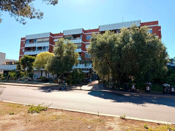 Appartamento quadrilocale in vendita in Via dellArco di Travertino, Roma