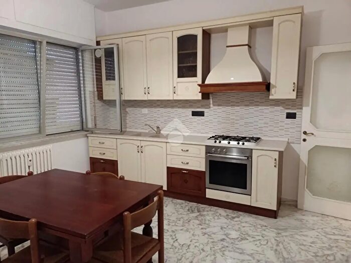 Appartamento quadrilocale in vendita in Via Sciesa, Rapallo