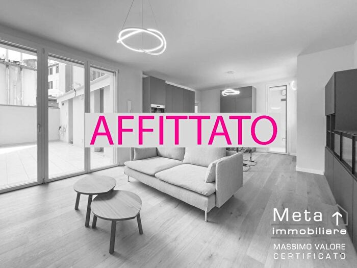 Appartamento trilocale in affitto in Via Giuseppe Meda, Corso San Gottardo, Milano
