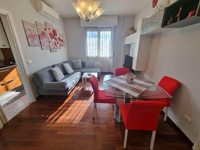 Appartamento trilocale in vendita in Via Fratelli Casati, Limbiate