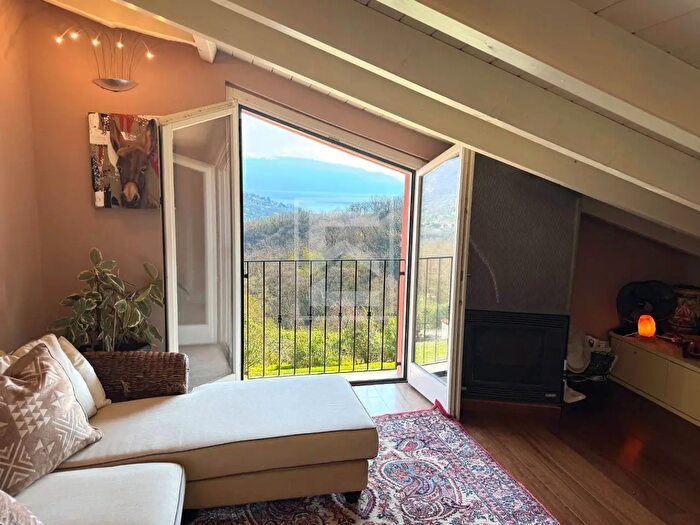 Appartamento trilocale in vendita in Le Parti, Salo