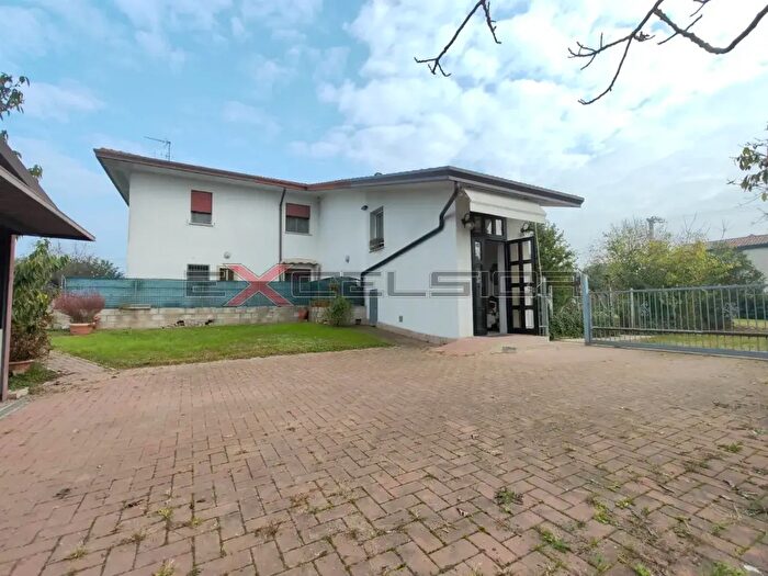 Casa con 6 locali in vendita in Via G Matteotti Bis, Cavarzere