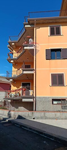 Appartamento con 5 locali in vendita in Via Pò, Santa Maria Di Licodia