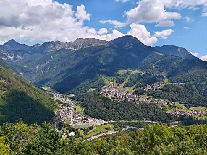Appartamento con 6 locali in vendita in Località Primolo, Chiesa In Valmalenco