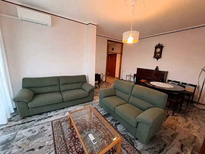 Appartamento con 6 locali in vendita in Bologna