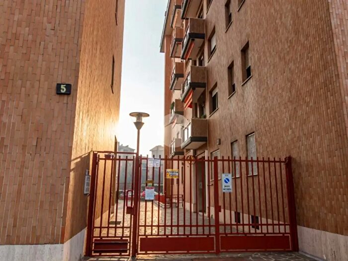 Appartamento trilocale in vendita in Via Luigi Zoja, Milano