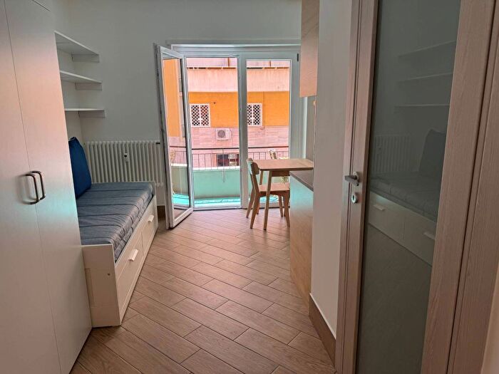 Appartamento monolocale in affitto in Via Giarabub, Africano Villa Chigi, Roma