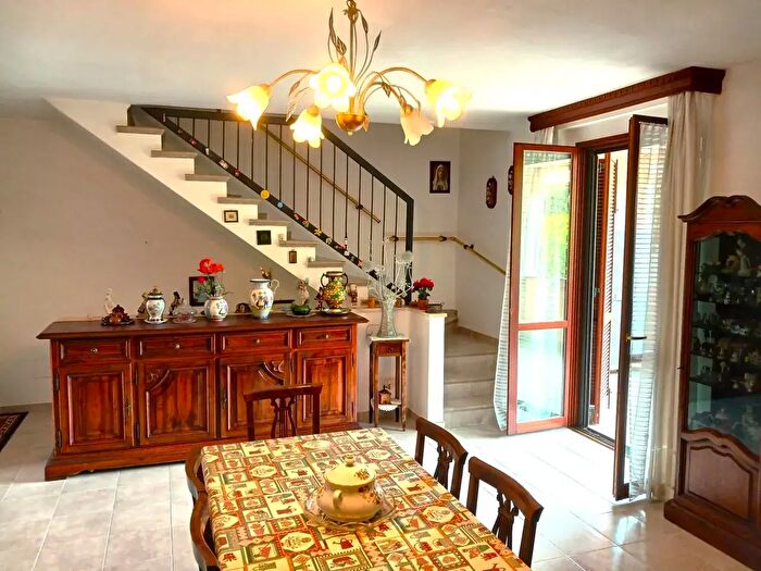Appartamento con 5 locali in vendita in Via dell'Azzurrite, Grosseto