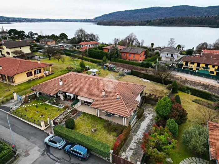 Casa con 5 locali in vendita in Via S Martino, Varano Borghi