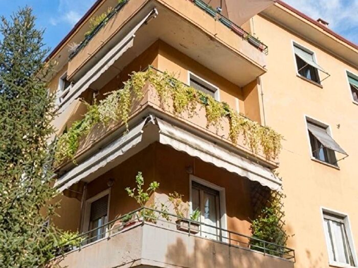 Appartamento trilocale in affitto in Via Castello San Felice, Valdonega, Verona