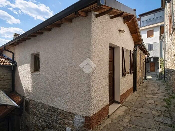 Appartamento quadrilocale in vendita in Via Maucoria, Molini Di Triora