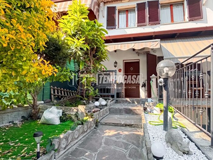 Casa trilocale in vendita in Via Cavalieri di Vittorio Veneto, Zelo Buon Persico