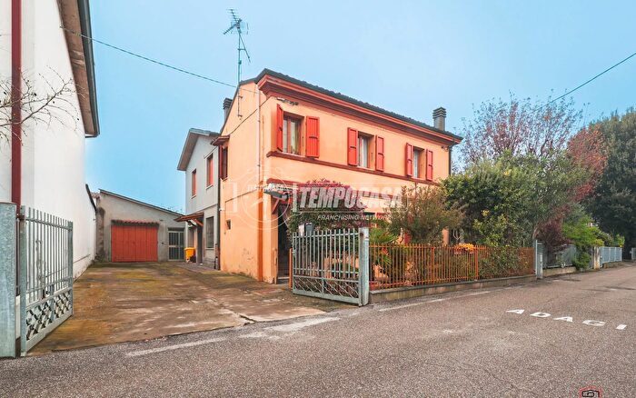 Casa quadrilocale in vendita in Forlimpopoli