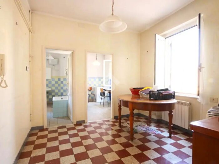 Appartamento trilocale in vendita in Via della Marranella, Roma