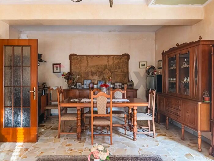 Casa con 6 locali in vendita in Via Palermo, Catania