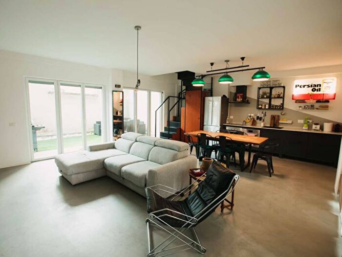 Appartamento trilocale in affitto in Via Cristoforo Gluck, Cascina dei Pomi, Milano