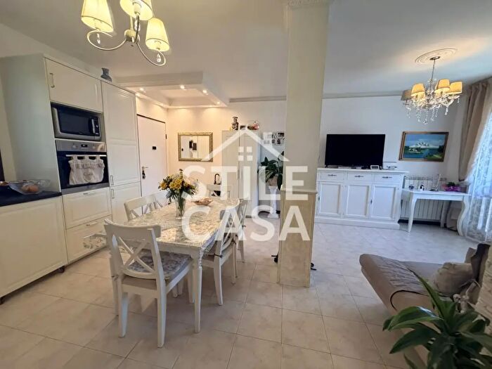 Appartamento con 5 locali in vendita in Altopascio