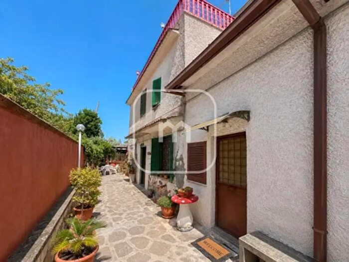 Casa con 5 locali in vendita in Via Onifai, Roma