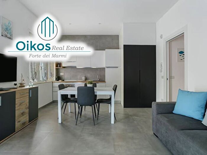 Appartamento trilocale in affitto in Via Marco Polo, Pietrasanta