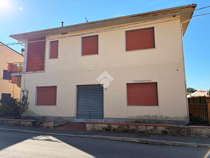 Appartamento quadrilocale in vendita in Via del Serchio, Vecchiano Nodica, Vecchiano