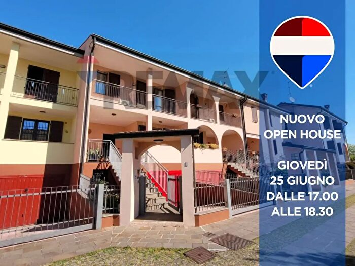 Casa con 5 locali in vendita in Via Padova, Gessate
