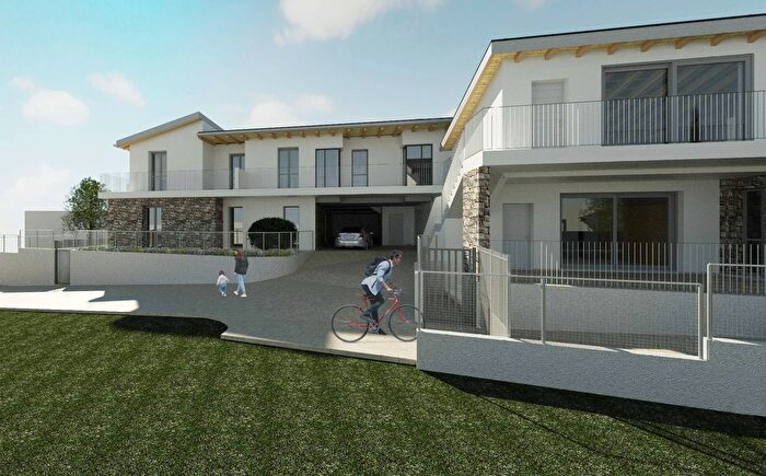 Appartamento quadrilocale in vendita in Via Dante, Lipomo