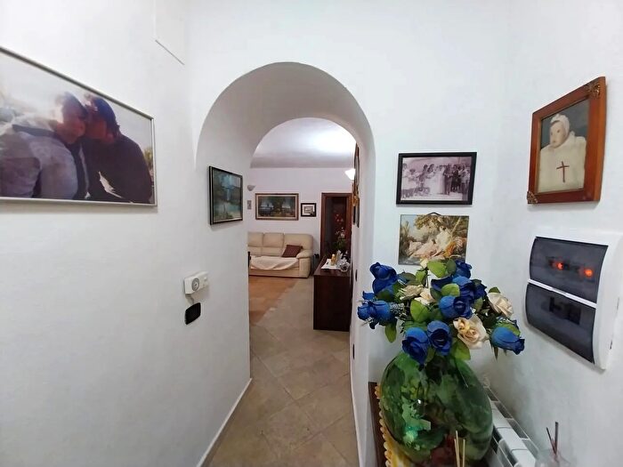 Appartamento trilocale in vendita in Santa Domenica Talao