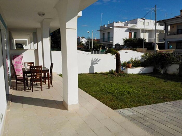 Casa in affitto in Via degli Oleandri, Santa Severa Macchiatonda, Santa Marinella
