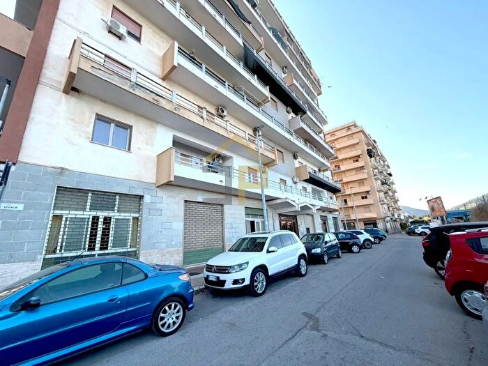 Appartamento con 5 locali in vendita in Via Antonio Vivaldi, Bagheria