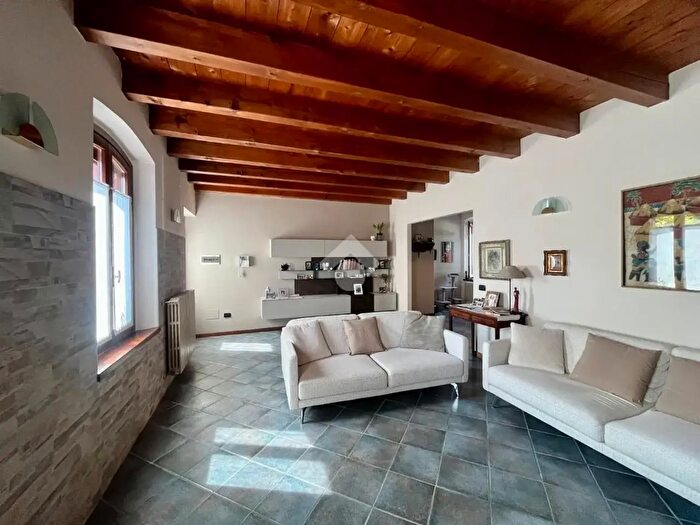 Casa quadrilocale in vendita in Via Montecollero, Castelleone