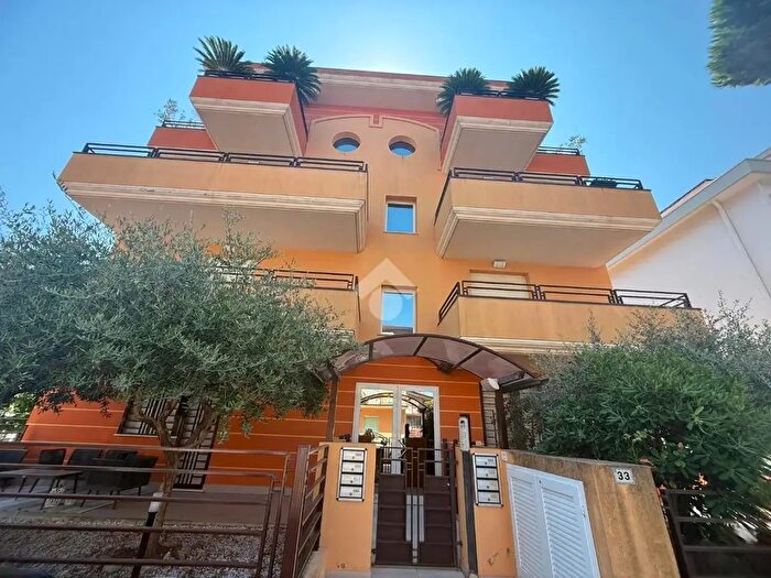Appartamento trilocale in vendita in Viale De Amicis, Riccione