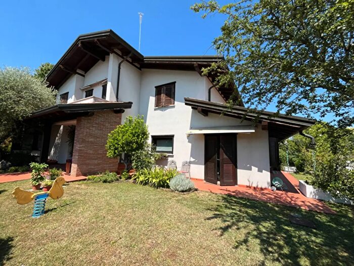 Casa con 8 locali in vendita in Gradisca D'Isonzo