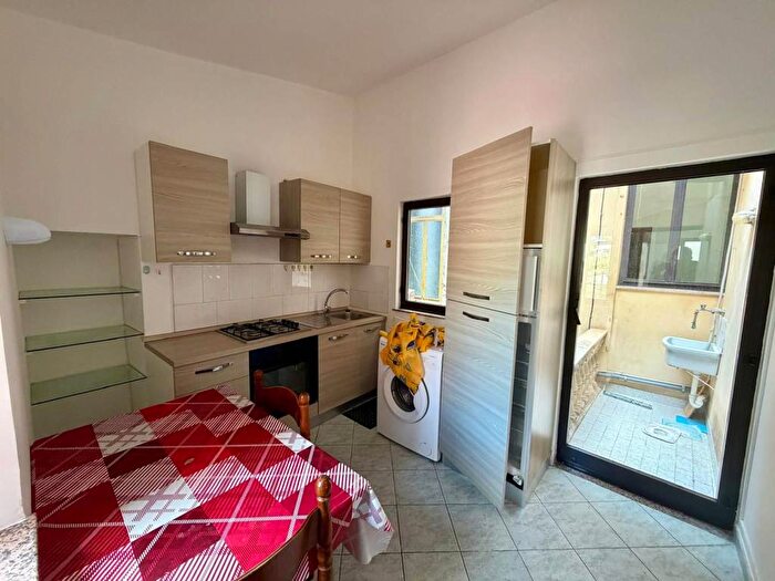 Appartamento trilocale in affitto in Via Giuseppe Garibaldi, Centro, Barcellona Pozzo di Gotto