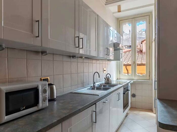 Appartamento quadrilocale in affitto in Piazza del Porto di Ripetta, Montecitorio, Roma