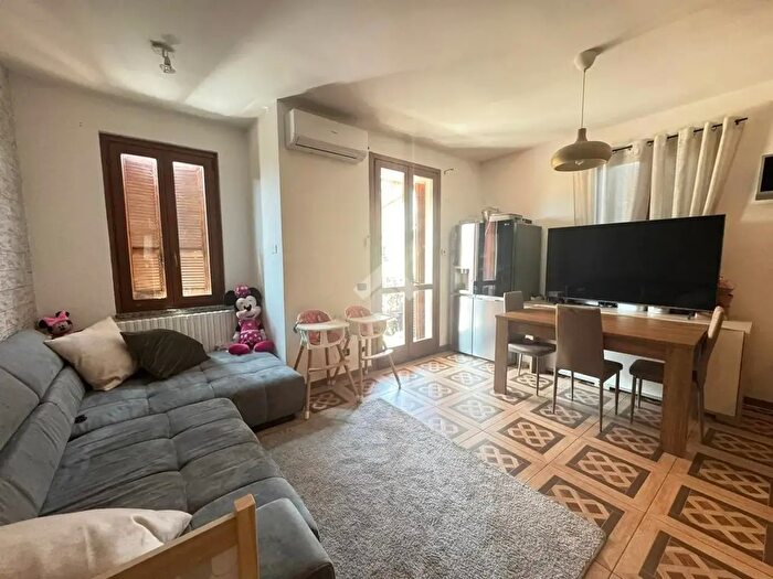 Appartamento trilocale in vendita in Via Rosmini, Cologno Al Serio