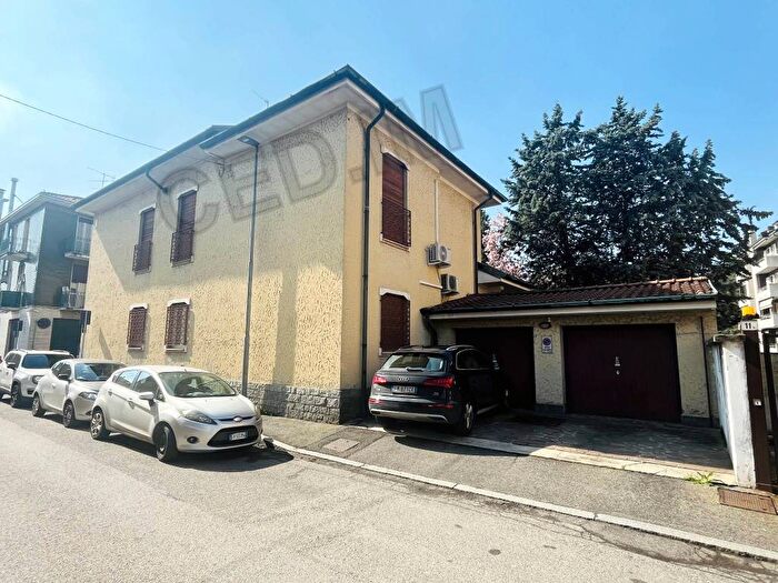 Case in Vendita e in Affitto - 3