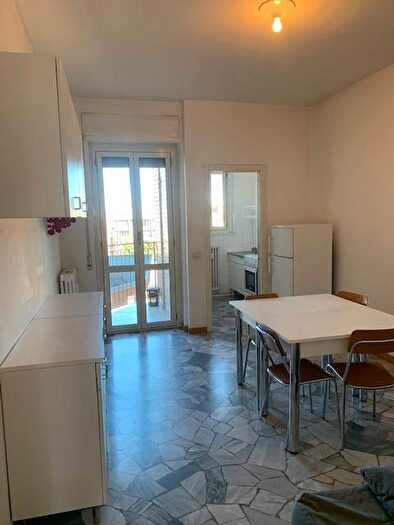 Appartamento trilocale in affitto in Via Edoardo Bassini, Città Studi, Milano