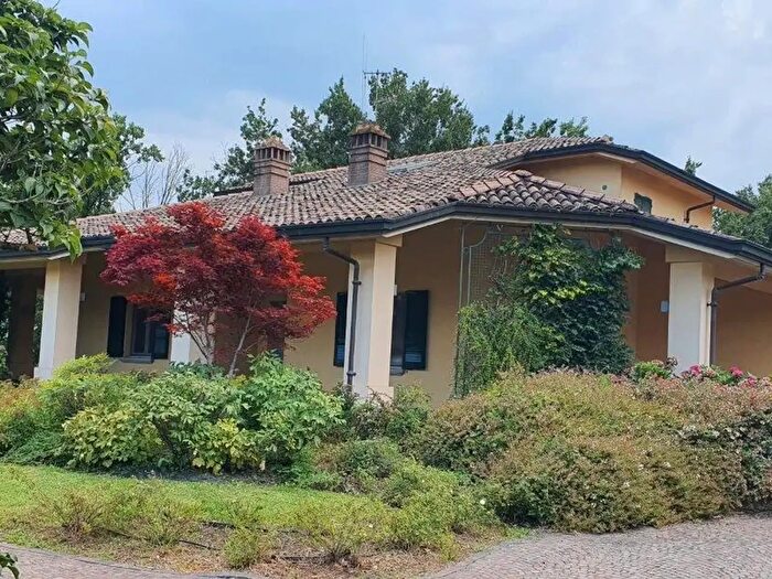 Appartamento con 14 locali in vendita in Fornovo Di Taro