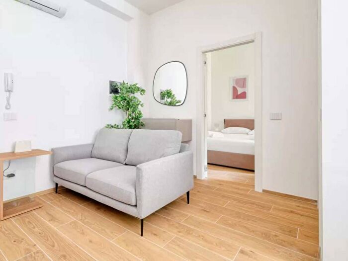 Appartamento bilocale in affitto in Via Savona, Solari, Milano