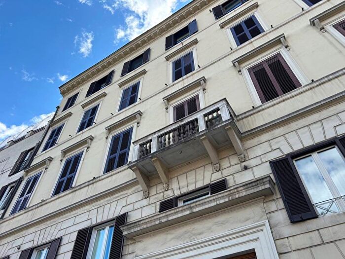 Casa bilocale in affitto in Via di Torre Argentina, Largo Argentina, Roma