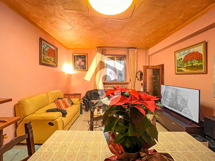 Casa con 6 locali in vendita in Jesi