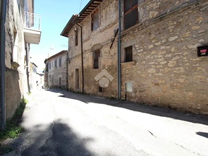 Appartamento con 5 locali in vendita in Via IV Novembre, Casaprota