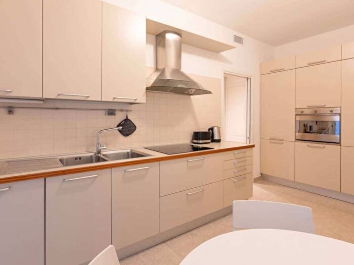 Appartamento trilocale in affitto in Via Ambrogio Bergognone da Fossano, Solari, Milano