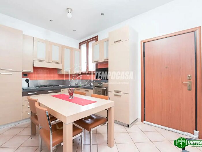 Appartamento trilocale in affitto in Via Luigi Bianchi dEspinosa, Milano