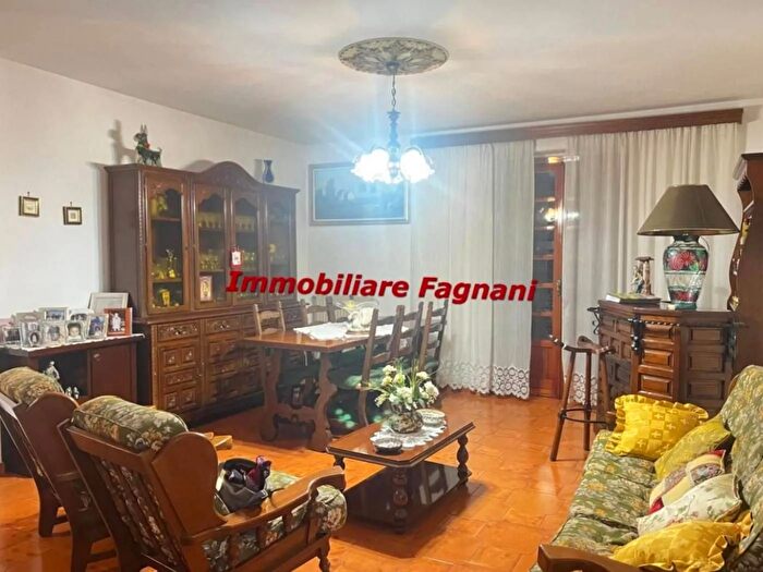 Appartamento con 5 locali in vendita in Viale Alessandro ManzoniLariano, Lariano