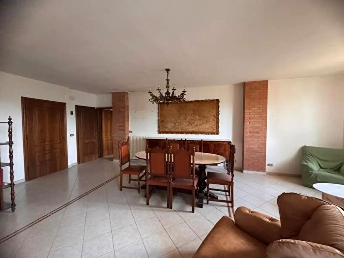 Casa con 10 locali in vendita in di Certosa, Siena