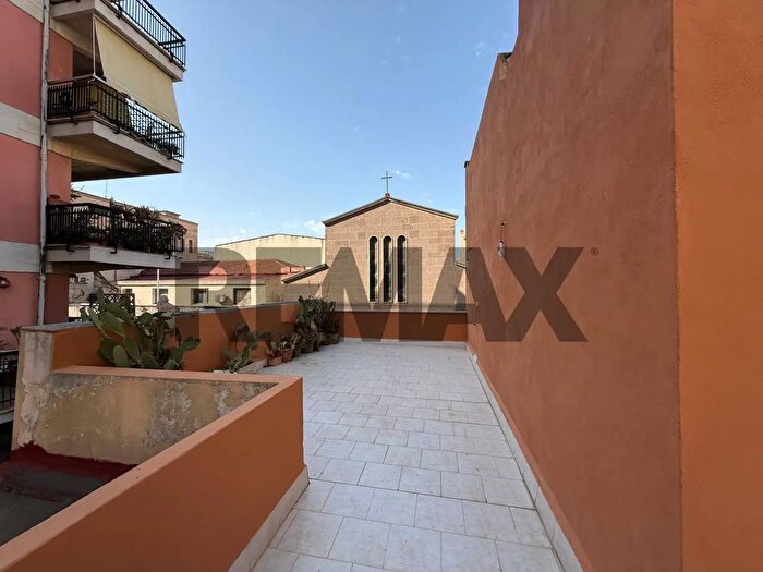 Appartamento con 7 locali in vendita in Viale Italia, Sassari