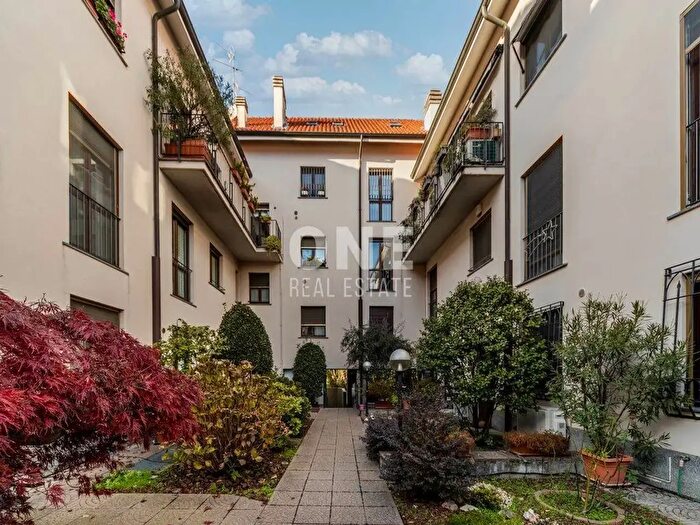 Appartamento con 5 locali in vendita in Via Montelungo, Monza